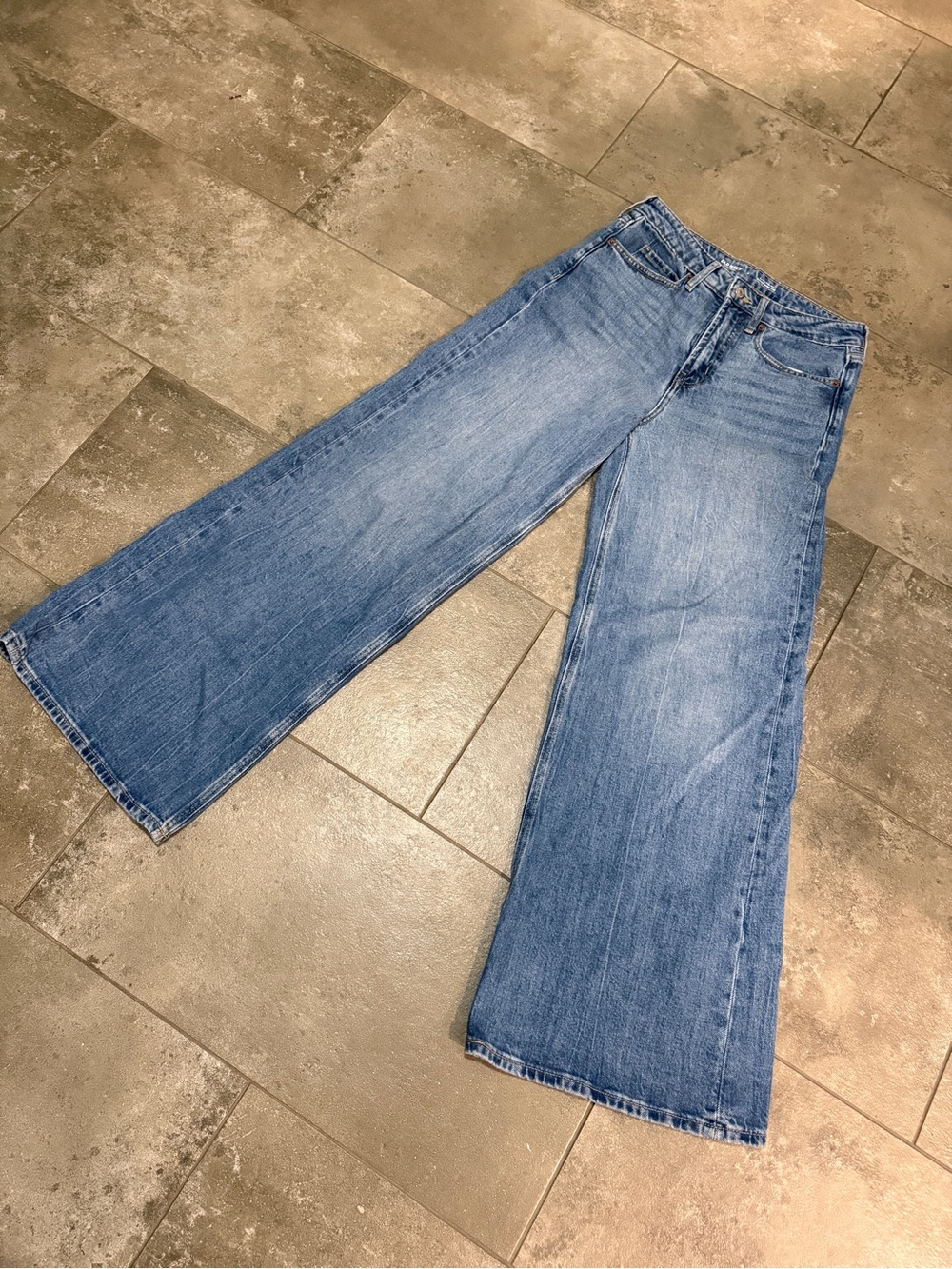 Old Navy Women's Super Wide Leg Blue Jeans - Classic High-Rise Denim